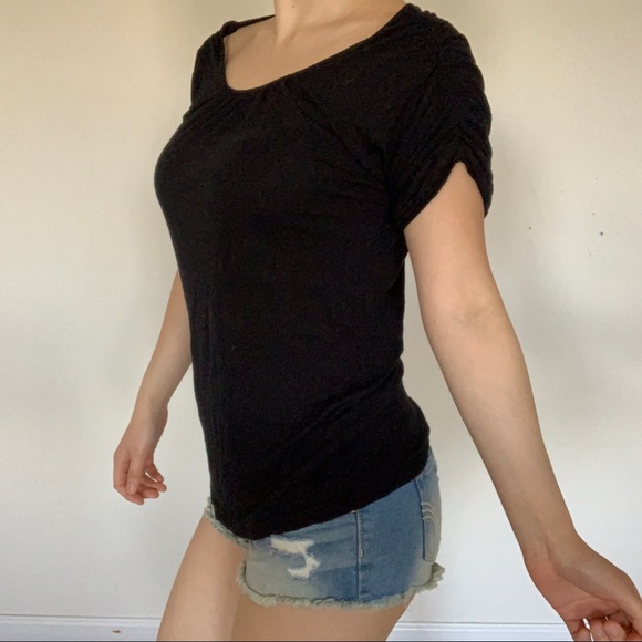π Old Navy black half sleeve tee ruched sleeve XS - Picture 3 of 6